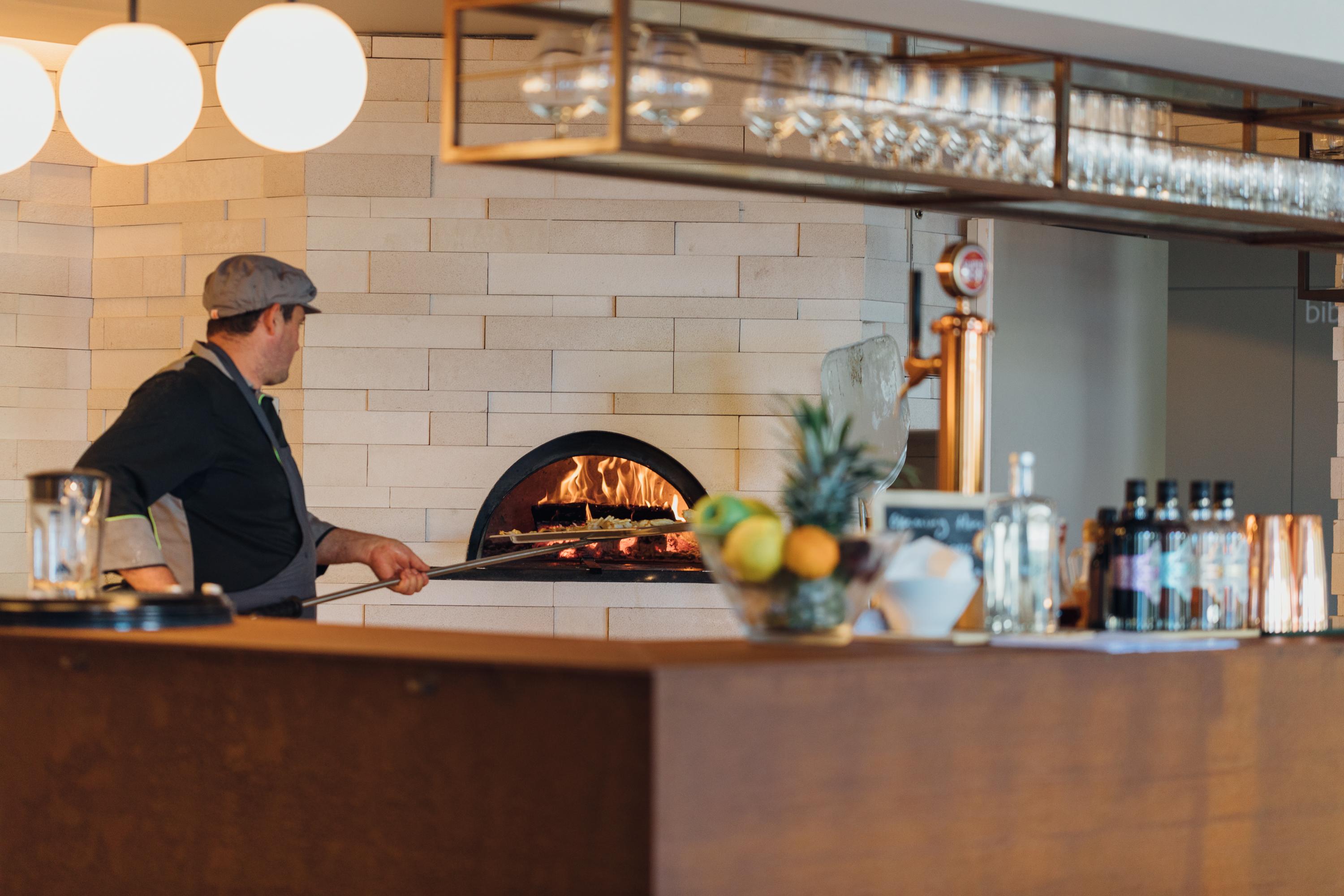 派瓦堡 Octant Douro酒店 餐厅 照片 A wood-fired oven in a restaurant